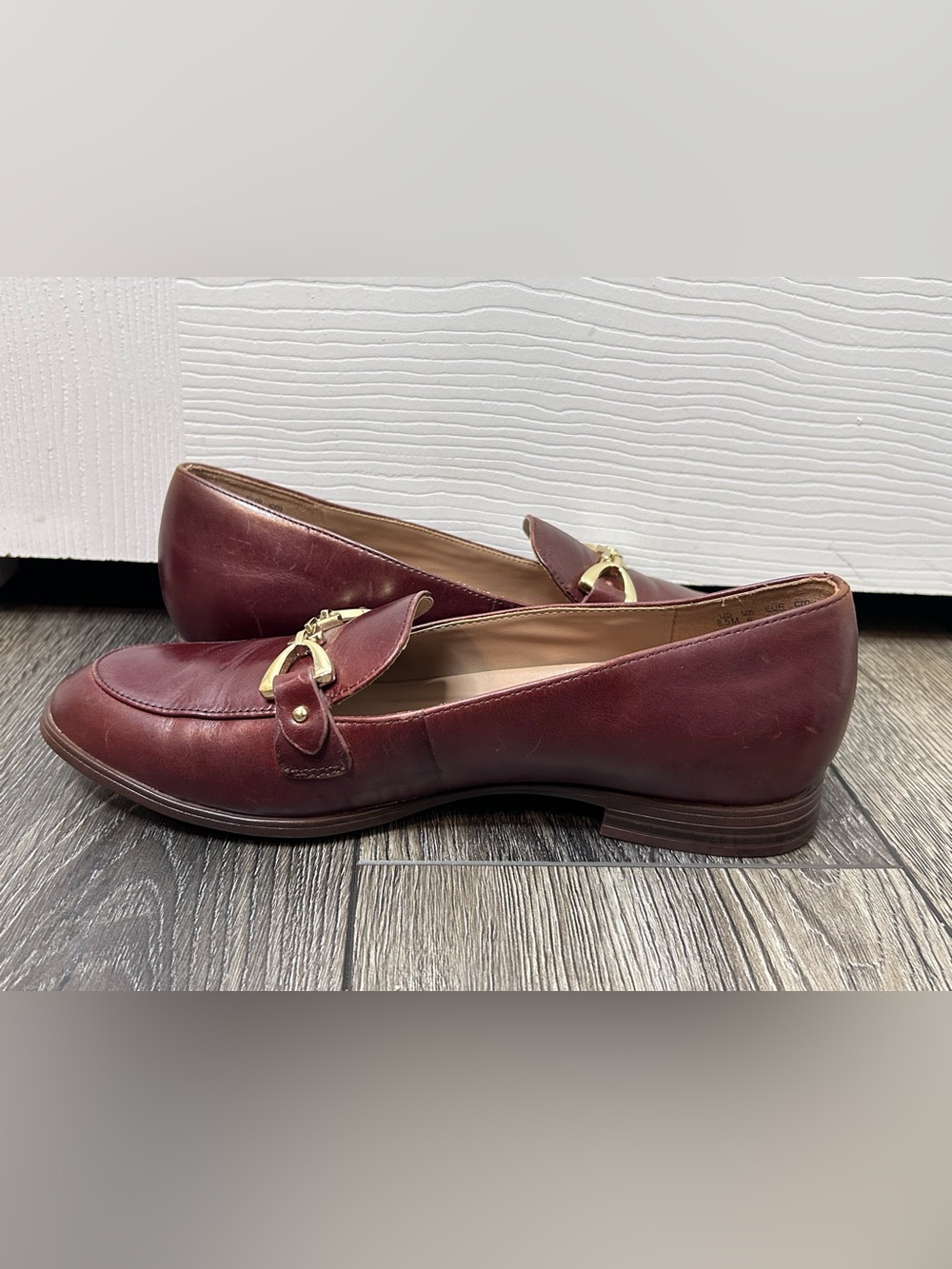 Naturalizer Burgundy Leather Loafers Gold Bit Detail Comfort Flats Size 8.5 - Picture 5 of 13